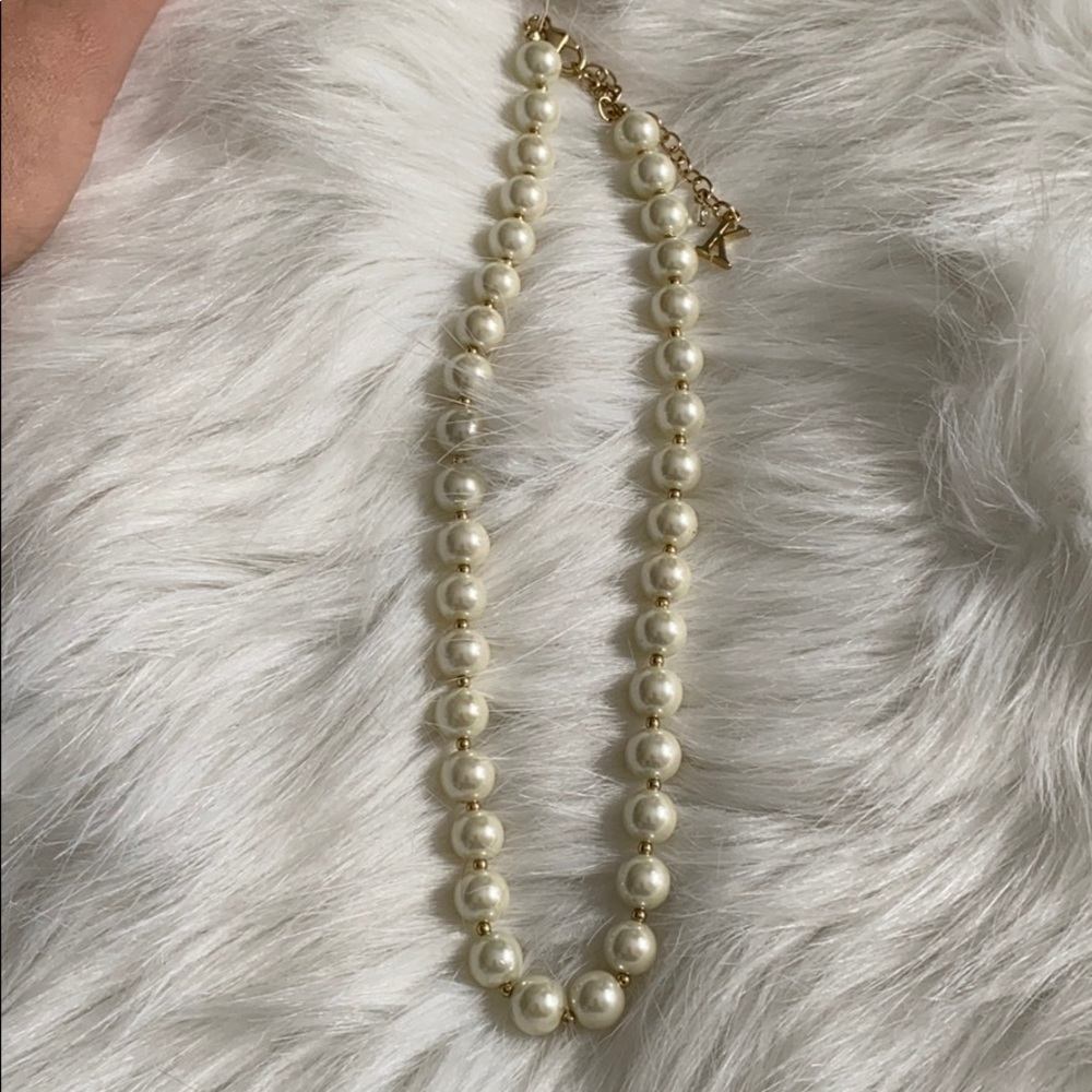 FAUX PEARL NECKLACE